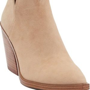 VINCE CAMUTO Gigietta Bootie, color tortilla, size 7.5